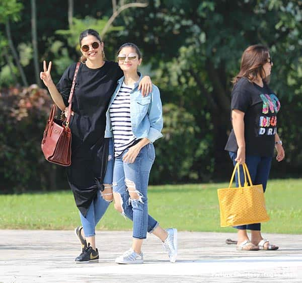 Deepika Padukone, Kareena Kapoor Khan: B-Town ladies let their bags do the  talking