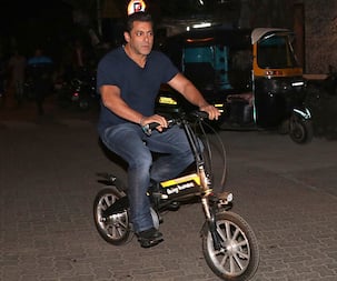 Salman Khan, e-cycle and streets of Mumbai - here's a brand new batch of pictures of the awesome combo!