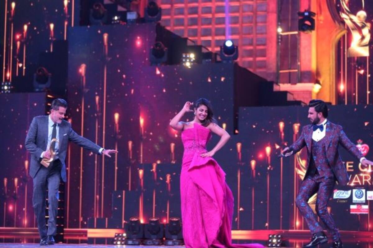 Priyanka Chopra Ranveer Singh And Anil Kapoor S Reunion Is Making Us Hopeful Of Dil Dhadakne 2 Bollywood News Gossip Movie Reviews Trailers Videos At Bollywoodlife Com Watch 'gallan goodiyaan' full video song in the voice of yashita sharma, manish kumar tipu, farhan akhtar, shankar. bollywood life