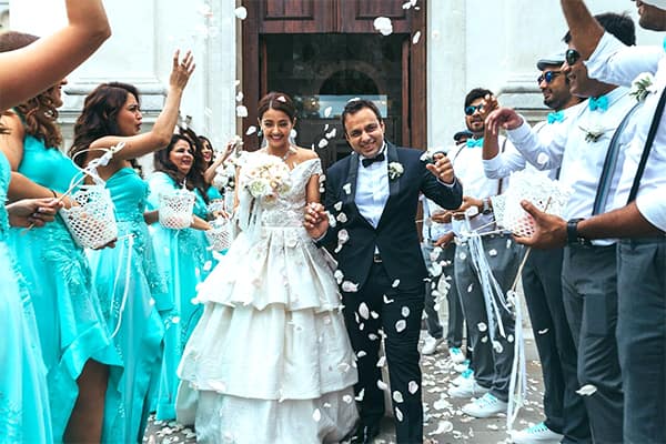 Inside Pics Surveen Chawla S Wedding To Akshay Thakker Was A Dreamy Check Out The Pictures Right Here And Tell Us What You Think About Them In Comments Section Below Also Read This Secret Surveen Chawla S