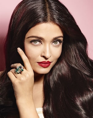 OMG! Did Aishwarya Rai Bachchan demand 10 crore as fee for Raat Aur Din remake  ?