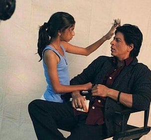 [Unseen Pic] When Suhana Khan turned hairstylist for daddy Shah Rukh Khan