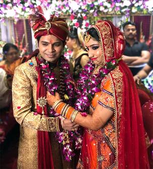 गायक और संगीतकार अंकित तिवारी ने पल्लवी शुक्ला के साथ लिए सात फेरे, देखें तस्वीरें