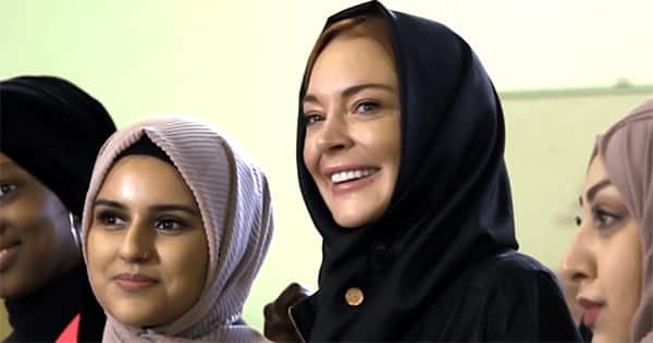 Lindsay Lohan wearing a hijab at London Fashion show is breaking the internet - view pic