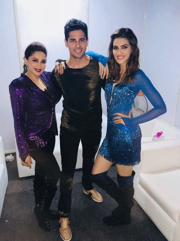 Sidharth Malhotra And Kriti Sanon Cant Keep Calm Because Its Dil Toh Pagal Hai With Madhuri