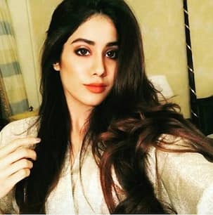 Not a Khan or a Kapoor, Janhvi Kapoor is desperately trying to grab THIS actor's attention