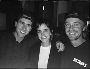 Harry Potter stars Tom Felton, Emma Watson and Matthew Lewis had a mini reunion and we want to frame their picture
