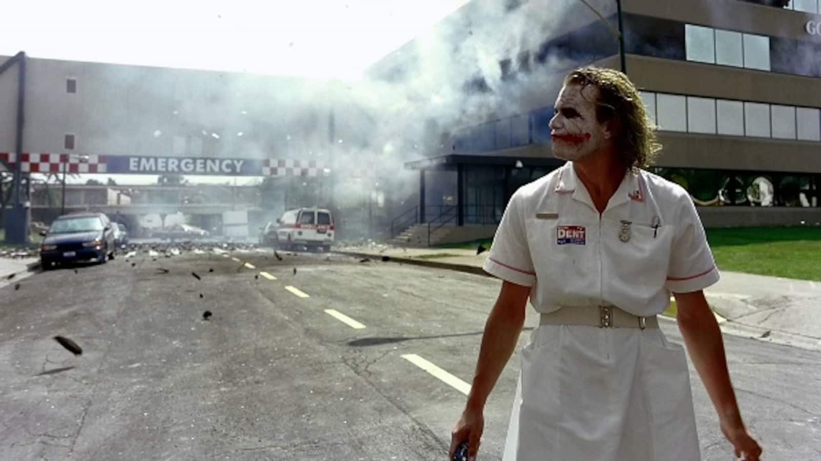 Heath Ledger had improvised the hospital explosion scene in The Dark Knight?