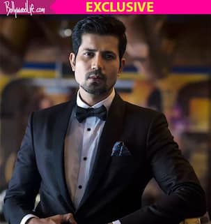 Sumeet Vyas EXPOSES an inside secret about Bollywood stars at award shows - watch exclusive video