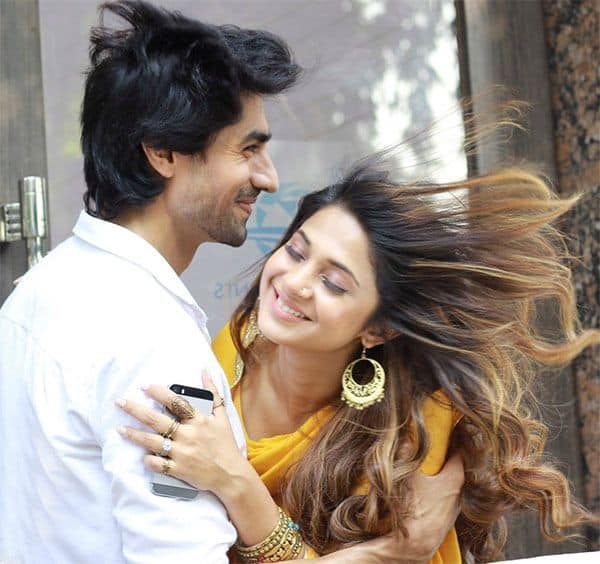 Bepannaah: Jennifer Winget and Harshad Chopra to recreate Madhuri Dixit and  Salman Khan's Hum Aapke Hain Koun..! - Bollywood News & Gossip, Movie  Reviews, Trailers & Videos at Bollywoodlife.com