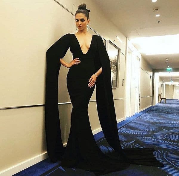 Cannes 2022: Deepika Padukone spreads her black magic in a sequinned flowy  gown | India Forums