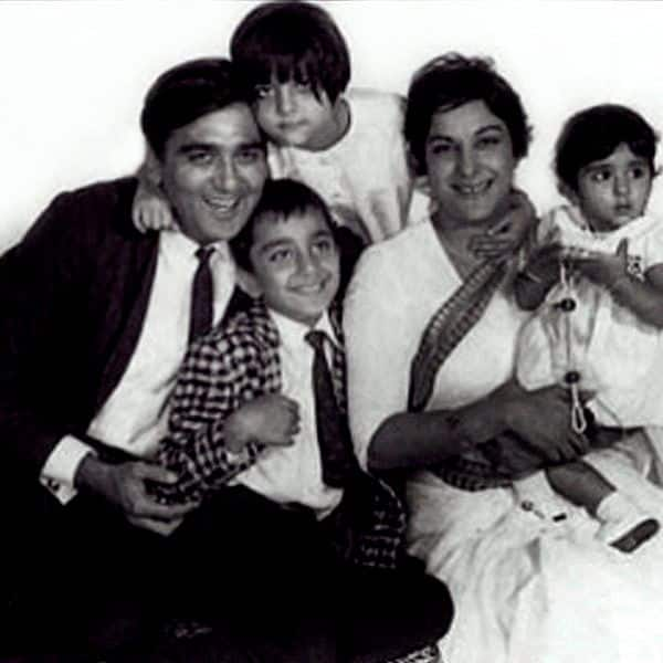 sunil-dutt-with-nargis-and-kids-sanjay-dutt-priya-dutt-and-namrata-dutt-201602-675235