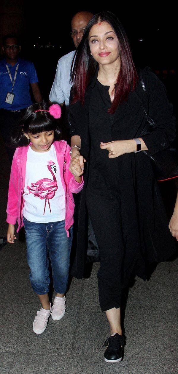 Aishwarya Rai Bachchan And Daughter Aaradhya Are All Smiles While 