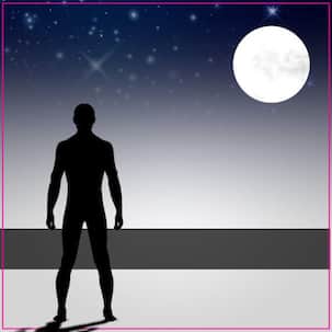 This young actor strips naked on full moon nights