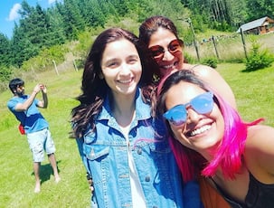 Alia gives a special mention to boyfriend Ranbir for photobombing her all-girls pic! PS: They are twinning again