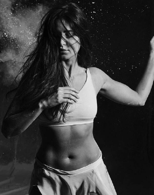 Kaitrina Kaif Bikini Pictures (कैटरिना कैफ बिकिनी फोटोज)