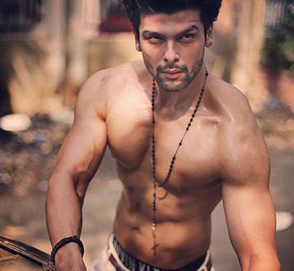 Are Mrunal Thakur And Kushal Tandon Dating? Check Pictures to Find Out!