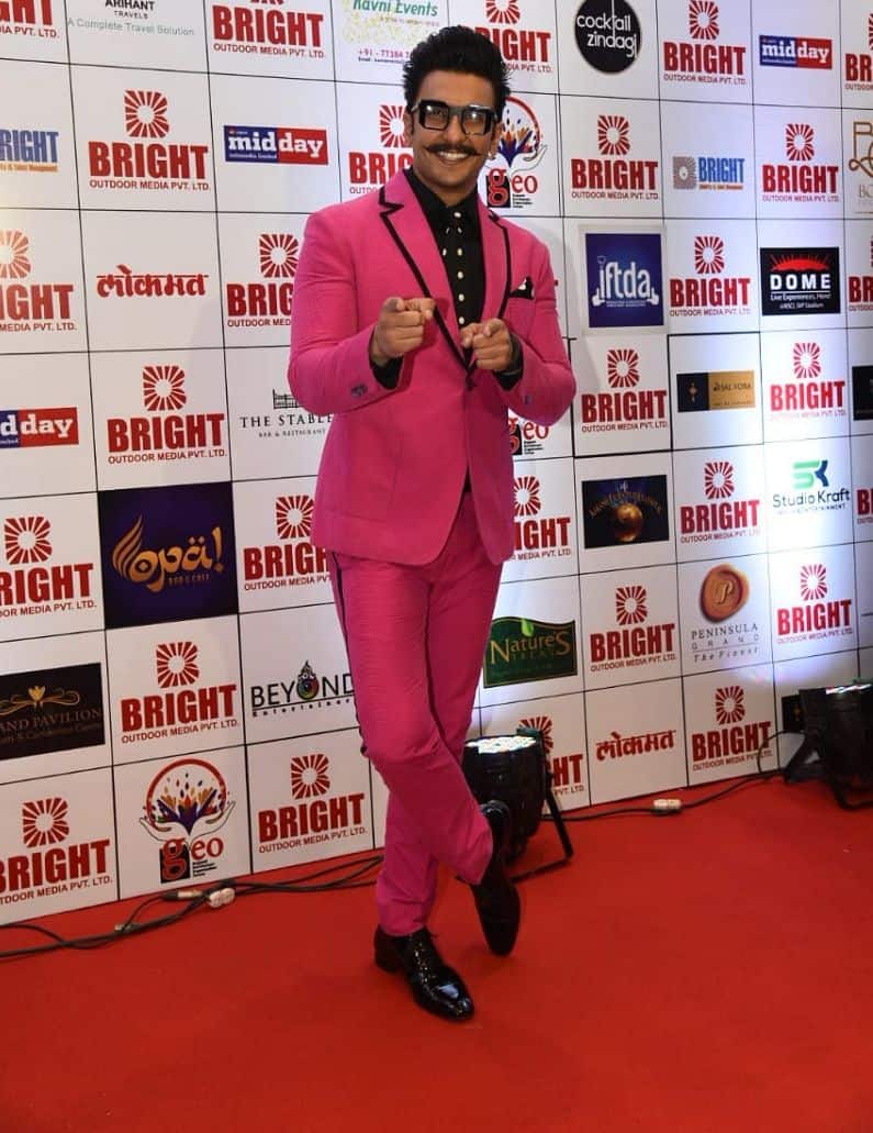 HQ Pics] Ranveer Singh in a hot pink suit and Ranbir Kapoor in a