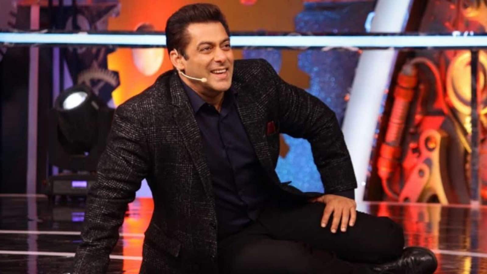 Exclusive: Salman Khan to shine in GOLDEN hues at the Bigg Boss 12 launch - find out how - Bollywood News & Gossip, Movie Reviews, Trailers & Videos at Exclusive: Salman Khan to shine in GOLDEN hues at the Bigg Boss 12 launch - find out how - Bollywood News & Gossip, Movie Reviews, Trailers & Videos at