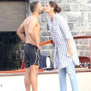 Sonam kisses hubby Anand in this new picture from their chill-cation with Priyanka-Nick in Italy