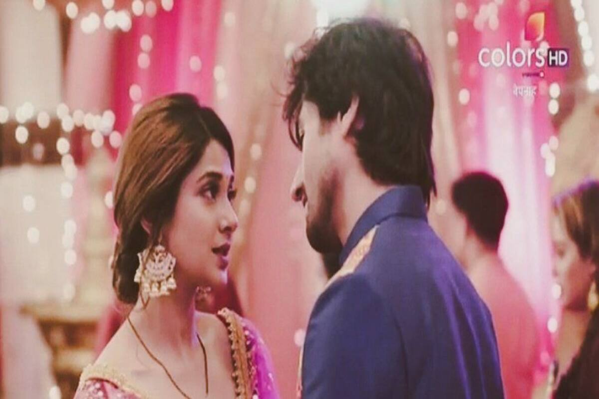 Bepannaah 22 October 2018 Written Update Of Full Episode Zoya Stands For Aditya Bollywood News Gossip Movie Reviews Trailers Videos At Bollywoodlife Com Best romantic dp for whatsapp : full episode zoya stands for aditya