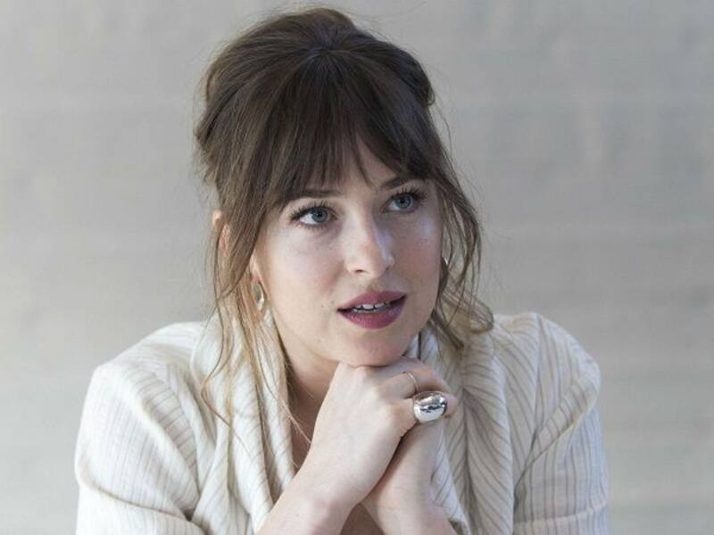 Video Watch Fifty Shades Of Grey Actress Dakota Johnson React To Pregnancy Rumours On The 
