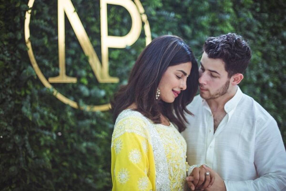 Nick Jonas Makes Priyanka Chopra S Childhood Dream Come True And We Are In Tears Bollywood News Gossip Movie Reviews Trailers Videos At Bollywoodlife Com