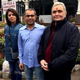 न्यूयॉर्क में इलाज के बीच मंदिर पहुंचे ऋषि कपूर, पत्नी नीतू, सामने आई ये Latest Photo