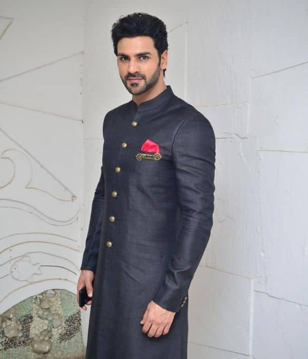 Vivek Dahiya ups his style game this Diwali and we are totally crushing ...