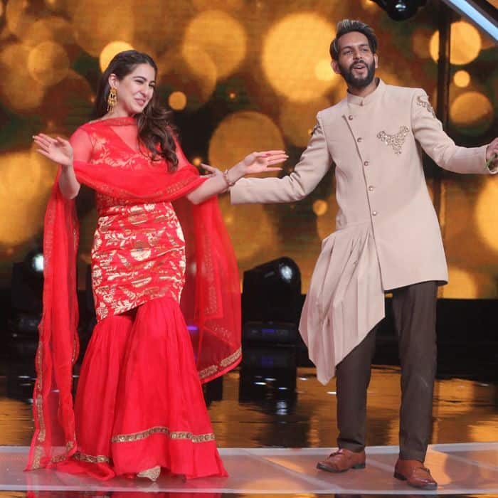 Sara Ali Khan dancing contestent