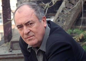 Oscar-winning director Bernardo Bertolucci passes away after battling cancer