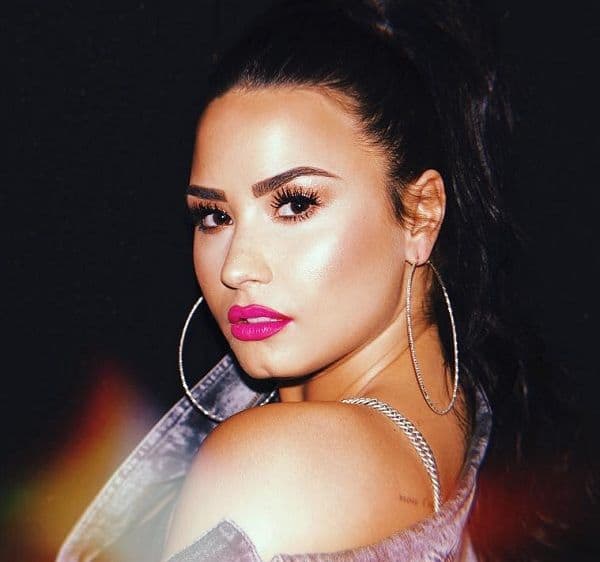 Demi Lovato walks out of rehab looking sober and radiant ...