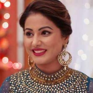 Hina Khan is going all 'aww' over this picture of herself 