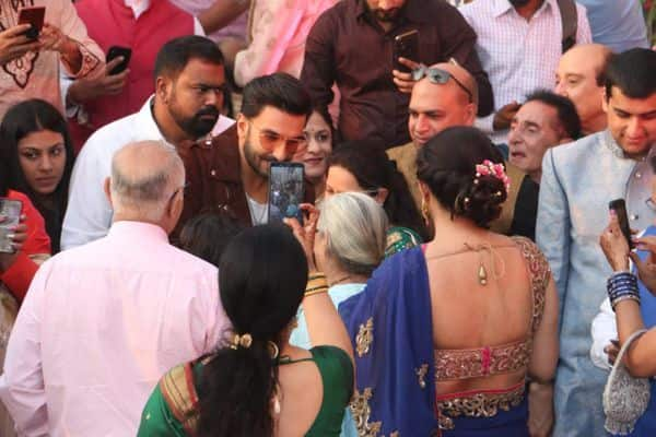 Inside Pics And Video Ranveer Singh Gatecrashes A Wedding Amidst Simmba Promotions And Its