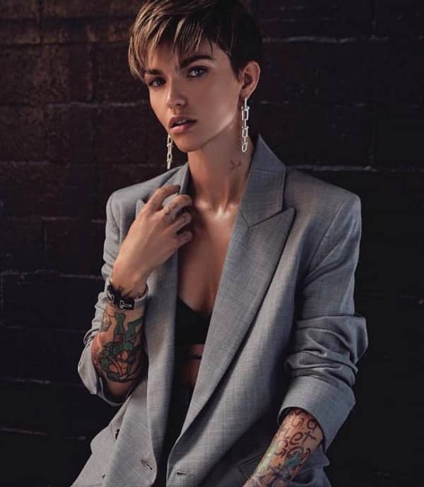 Ruby Rose rushed to hospital after silicon earplug gets stuck in her ...