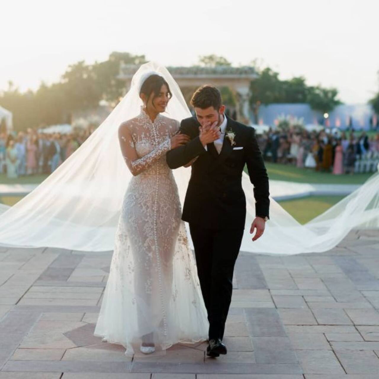 Twitterati is fuming over the article that slams newlywed Priyanka Chopra as a 'scam artist'