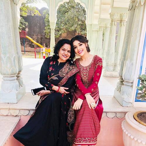 Eisha Singh Latest News Photos And Videos Of Eisha Singh Bollywood Life A series of tumultuous incidents change zara and kabir's life forever. eisha singh latest news photos and