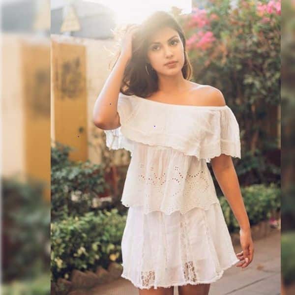 इंटरनेट सेंसेशन हैं रिया इंटरनेट सेंसेशन हैं रिया