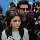 Chivalry at its best! Ranbir Kapoor protects ladylove Alia Bhatt as they get mobbed by fans at the airport- watch video
