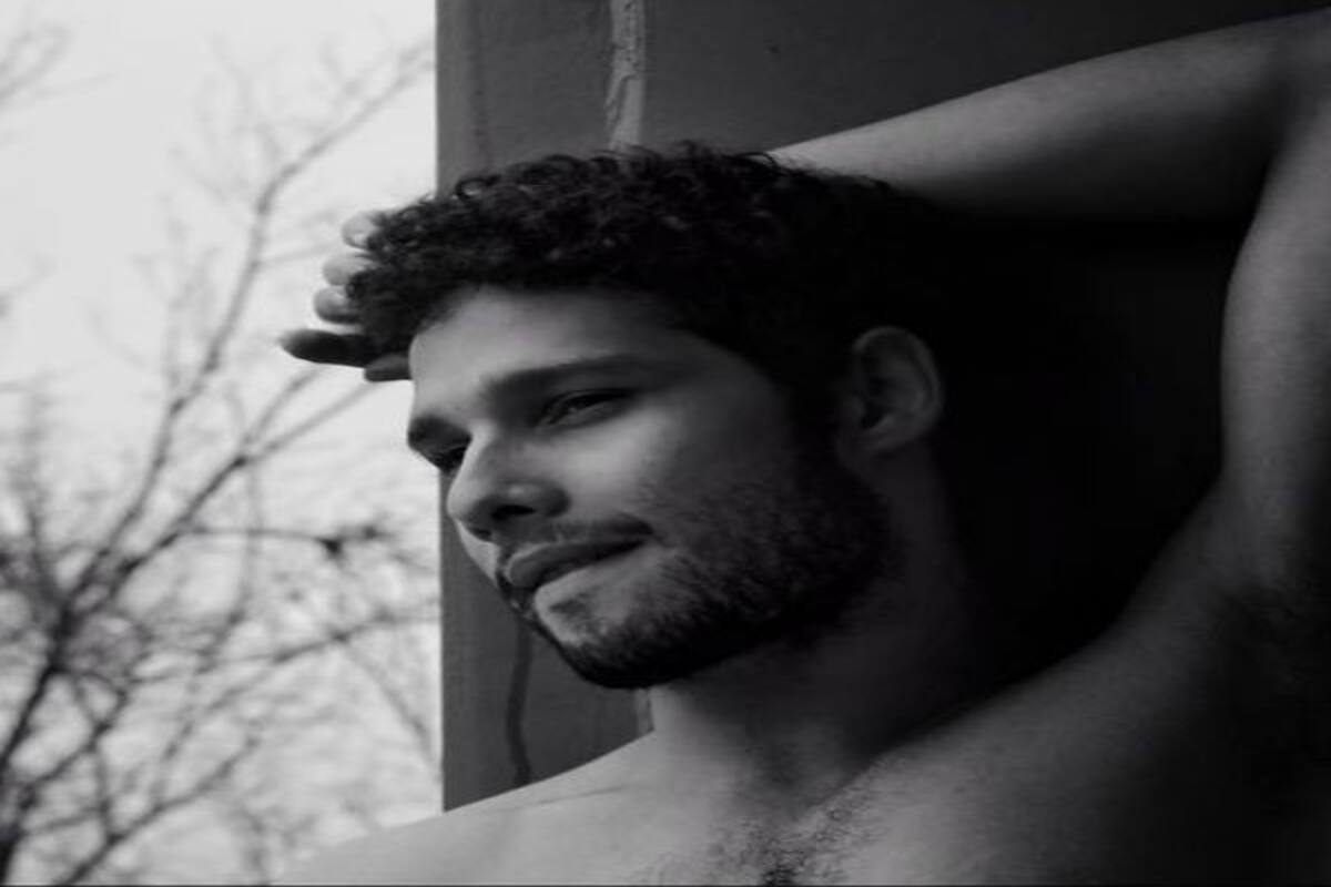 Insta Stalker Alert Gully Boy Hottie Siddhant Chaturvedi S Instagram Is A Hidden Gem Waiting To Trend Bollywood News Gossip Movie Reviews Trailers Videos At Bollywoodlife Com It's been a good year for siddhant chaturvedi aka mc sher of 'gully boy'. insta stalker alert gully boy hottie