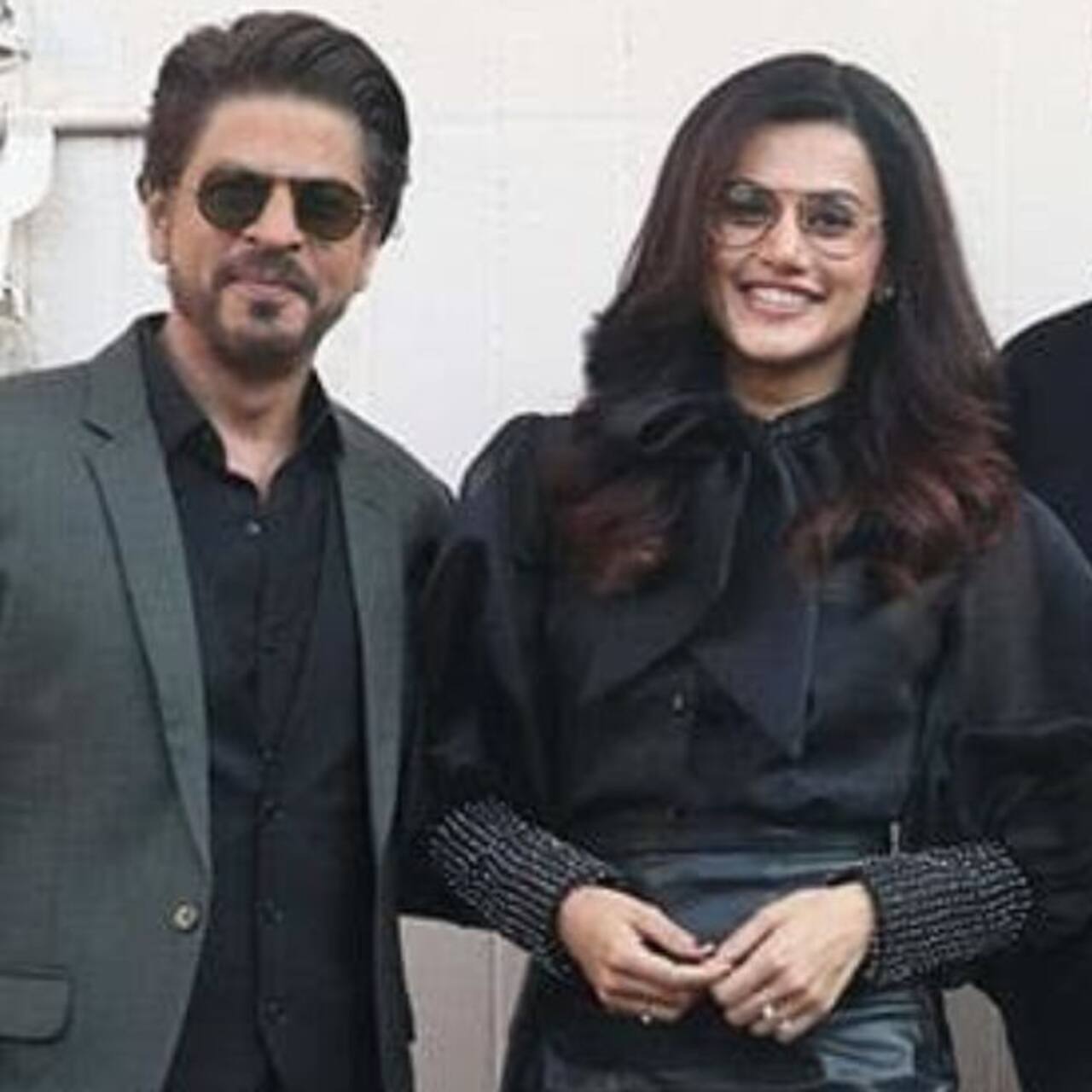 [Exclusive Video] What exactly is Shah Rukh Khan's role in Badla? Here ...