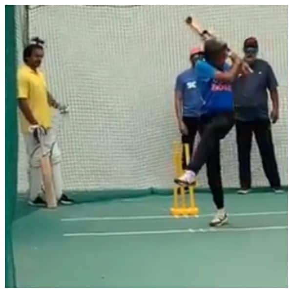83 movie Ranveer Singh's reaction to Kapil Dev hitting the Natraj shot is PRICELESS – watch video