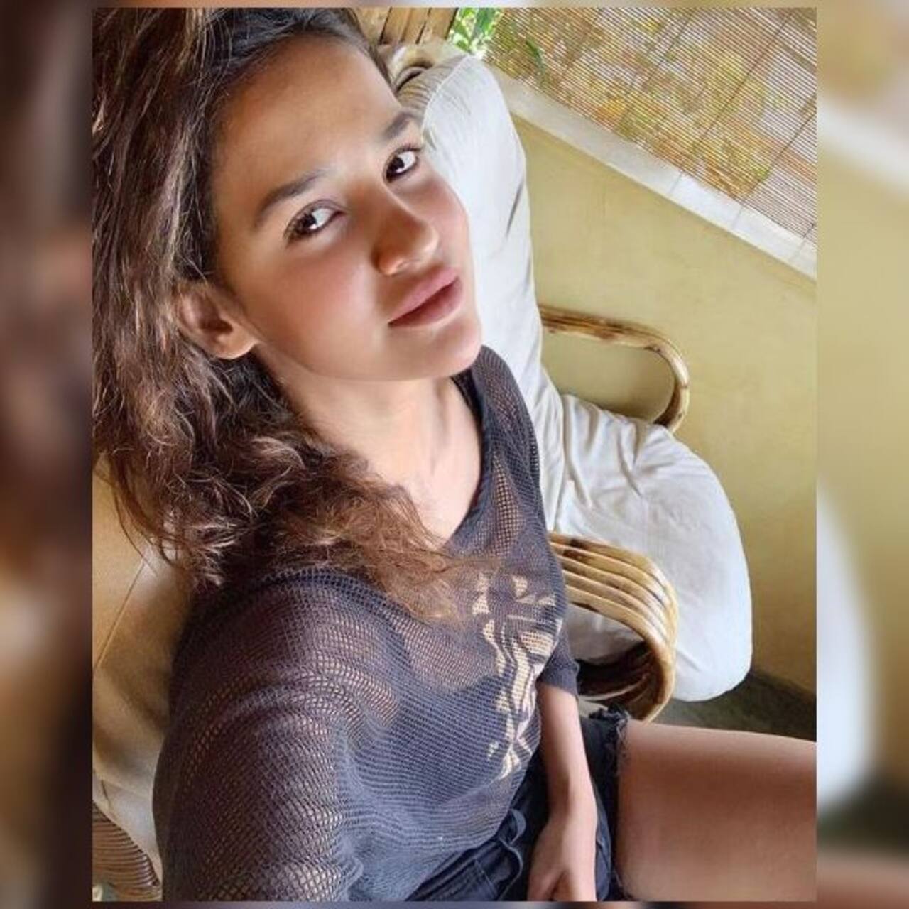 छुट्टियों को जम कर इंजॉय कर रही हैं आयशा