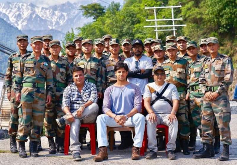 Shershaah: Sidharth Malhotra is almost unrecognizable as he poses with the Gorkha regiment in Palampur - view pic