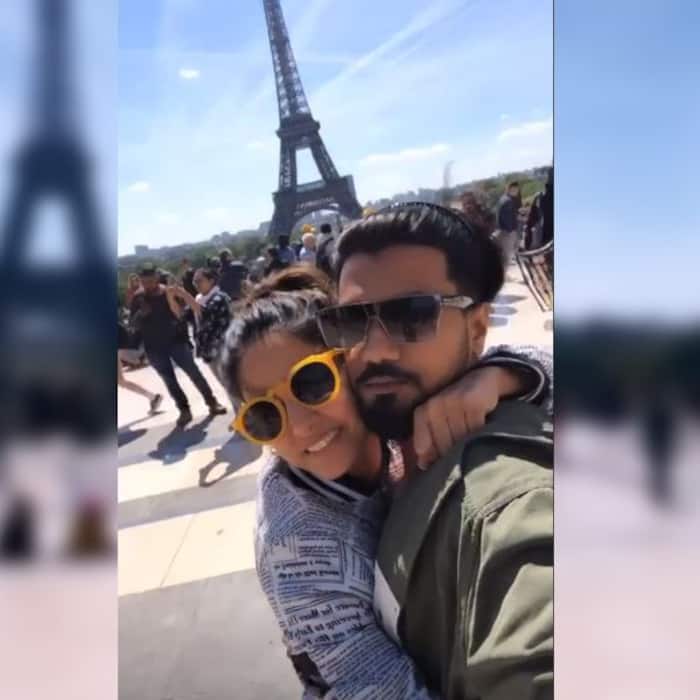 पेरिस में दिखा हिना का रोमांटिक अंदाज