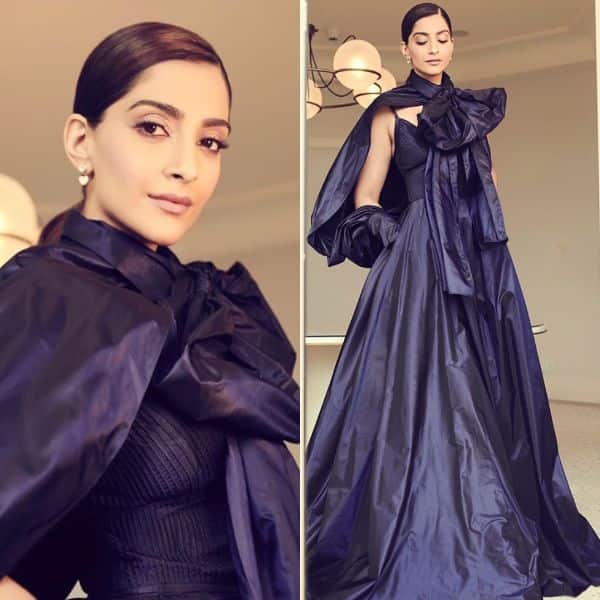 Cannes 2019: Sonam Kapoor looks breathtaking in a Navy Blue Elie Saab  couture - view pics - Bollywood News & Gossip, Movie Reviews, Trailers &  Videos at Bollywoodlife.com