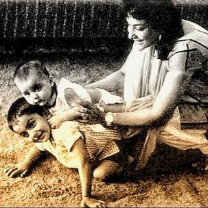 Sanjay Dutt reminisces mother Nargis on her birth anniversary with an adorable throwback picture – view post