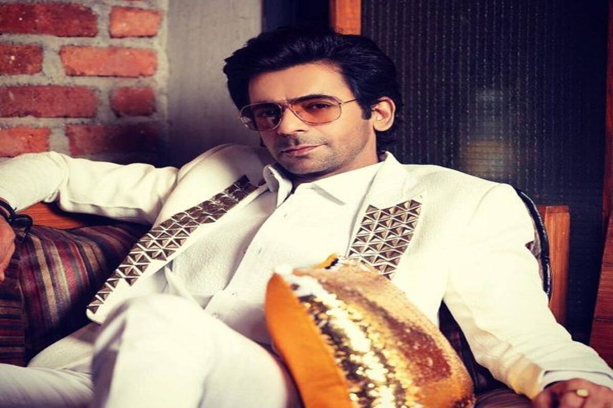 Sunil Grover Gets Emotional Seeing An Old Clip Of Shah Rukh Khan And Him From Comedy Nights With Kapil Watch Video Srk couldn't have found a better vehicle than fan, both as.