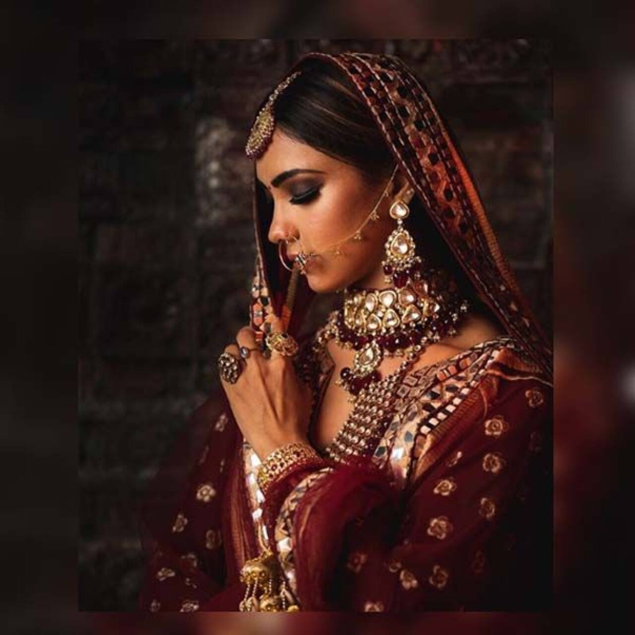 ऊफ्फ ये झुकी झुकी सी नजर
