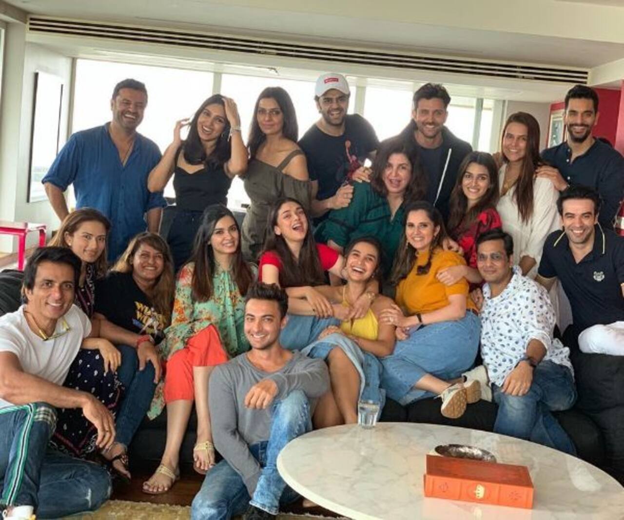 Hrithik Roshan, Vikas Bahl, Kriti Sanon and others fall short of being 'Super 30' at Farah Khan's lunch party